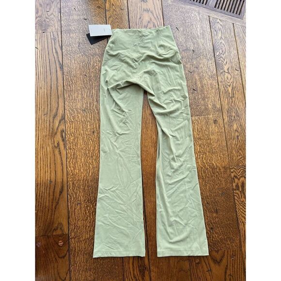 Nike Women's Light Green Leggings - Picture 7 of 8